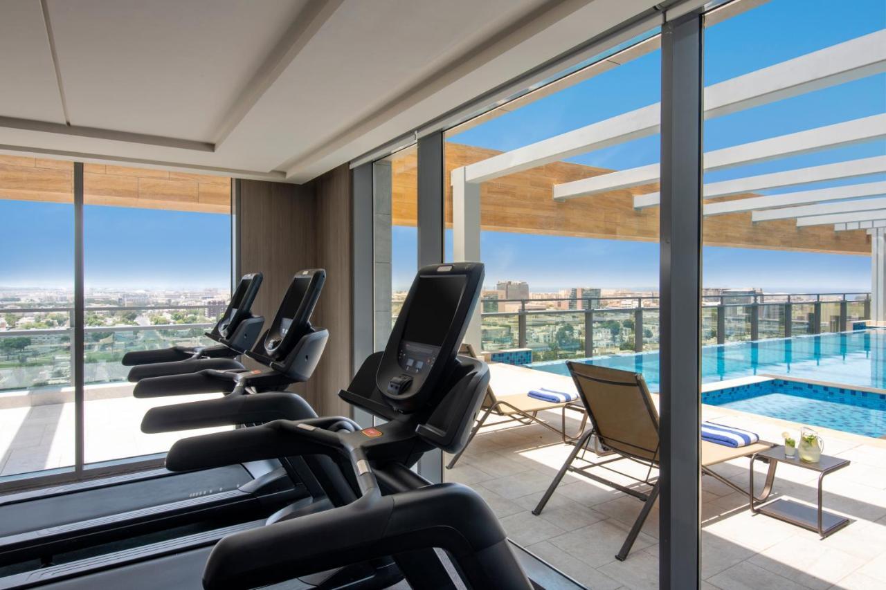 Swissotel Living Джедда Экстерьер фото The gym at the hotel