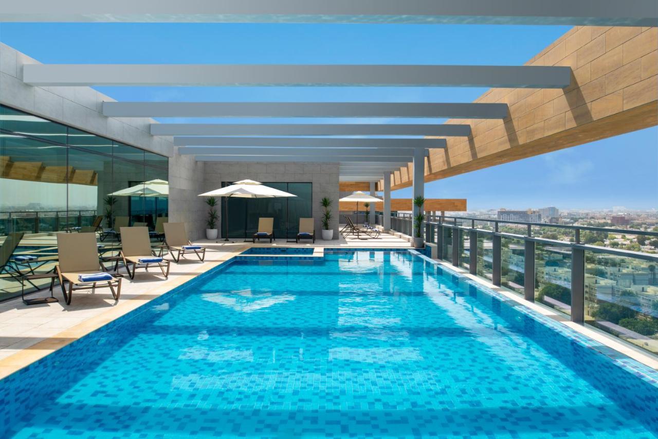 Swissotel Living Джедда Экстерьер фото Rooftop pool