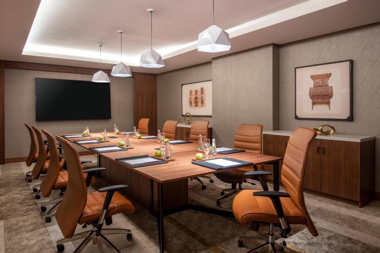 Swissotel Living Джедда Экстерьер фото Boardroom at The Westin