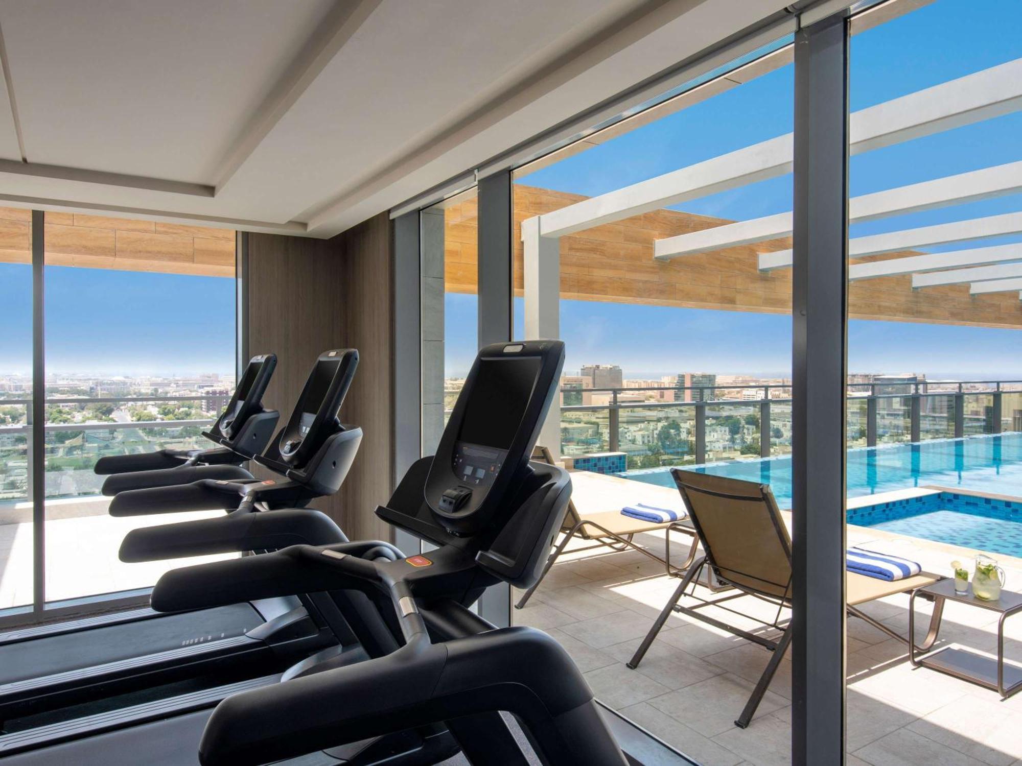 Swissotel Living Джедда Экстерьер фото The gym at the hotel