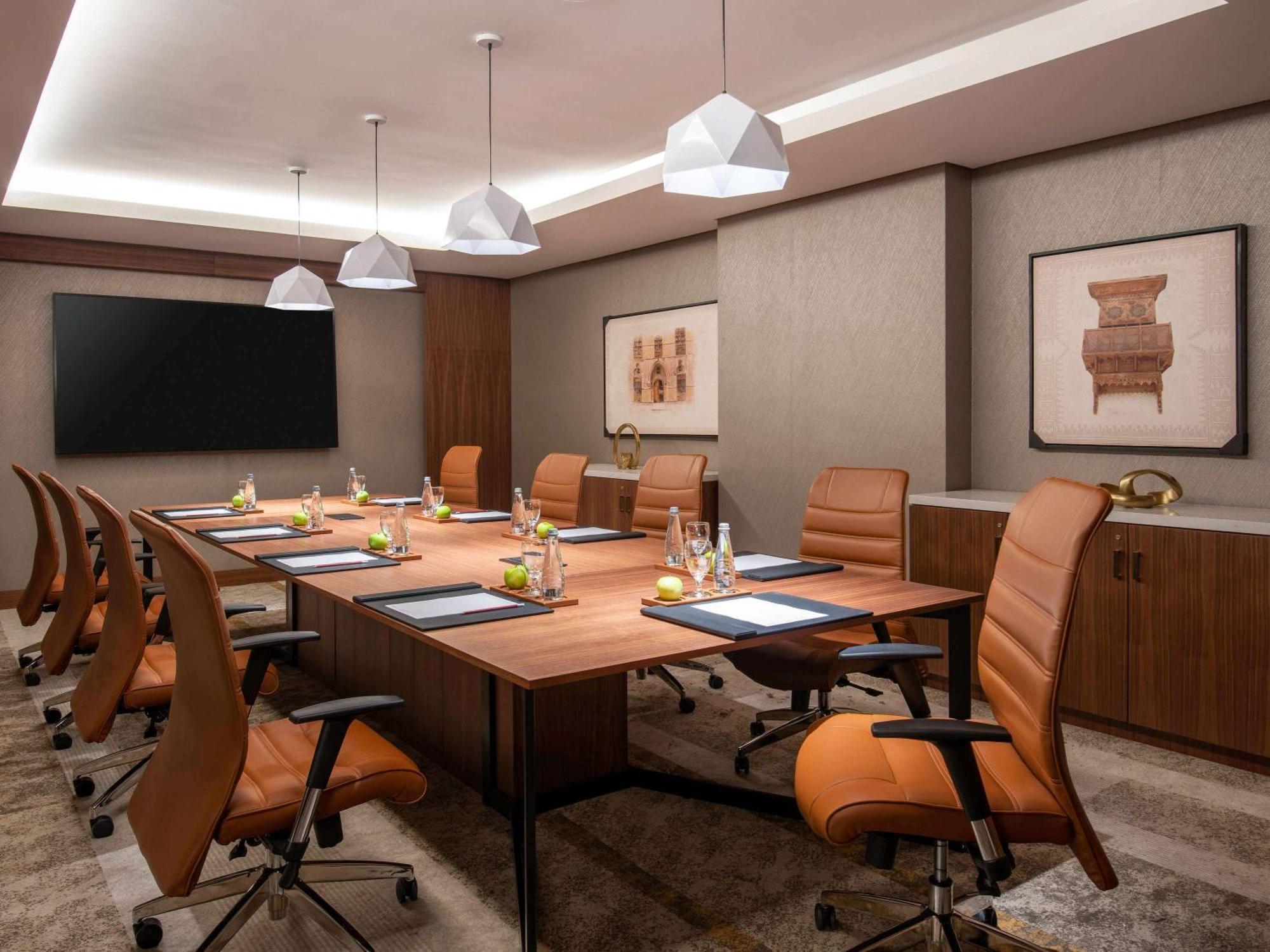 Swissotel Living Джедда Экстерьер фото Boardroom at The Westin